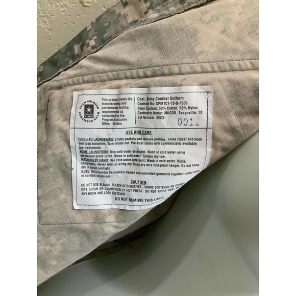 100% Authentic Military Issue Jacket Size Small - Picture 8 of 9
